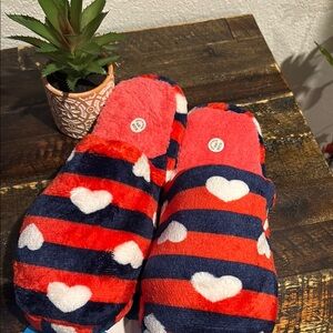 Cozy Heart Patterned Slippers - Red and Blue NWT size 9/10